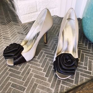 Michaelangelo Calista heel size 7 black & silver